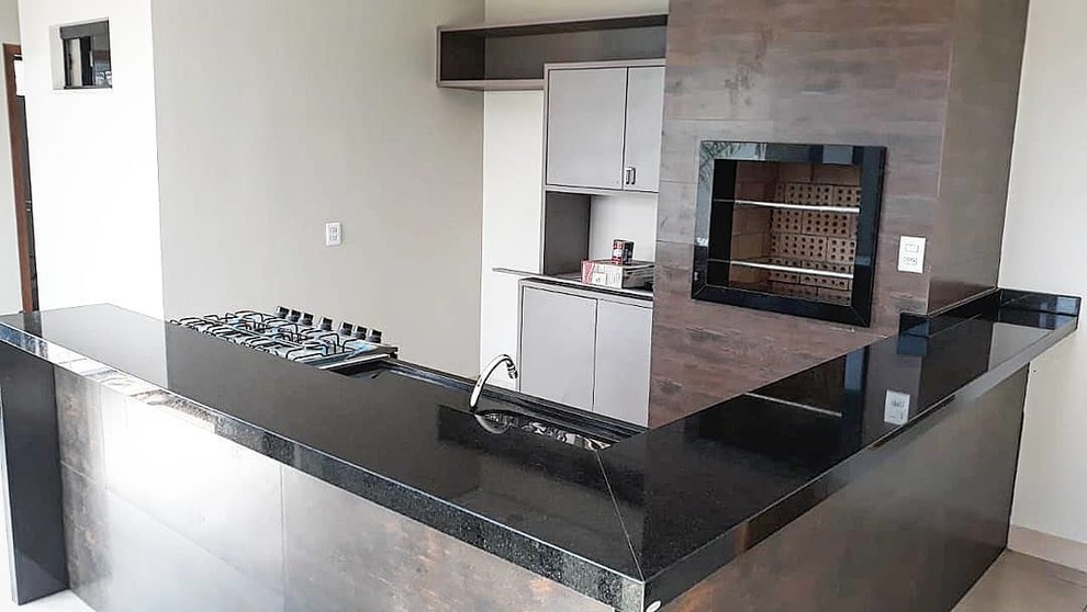 Kitchen - transitional kitchen idea