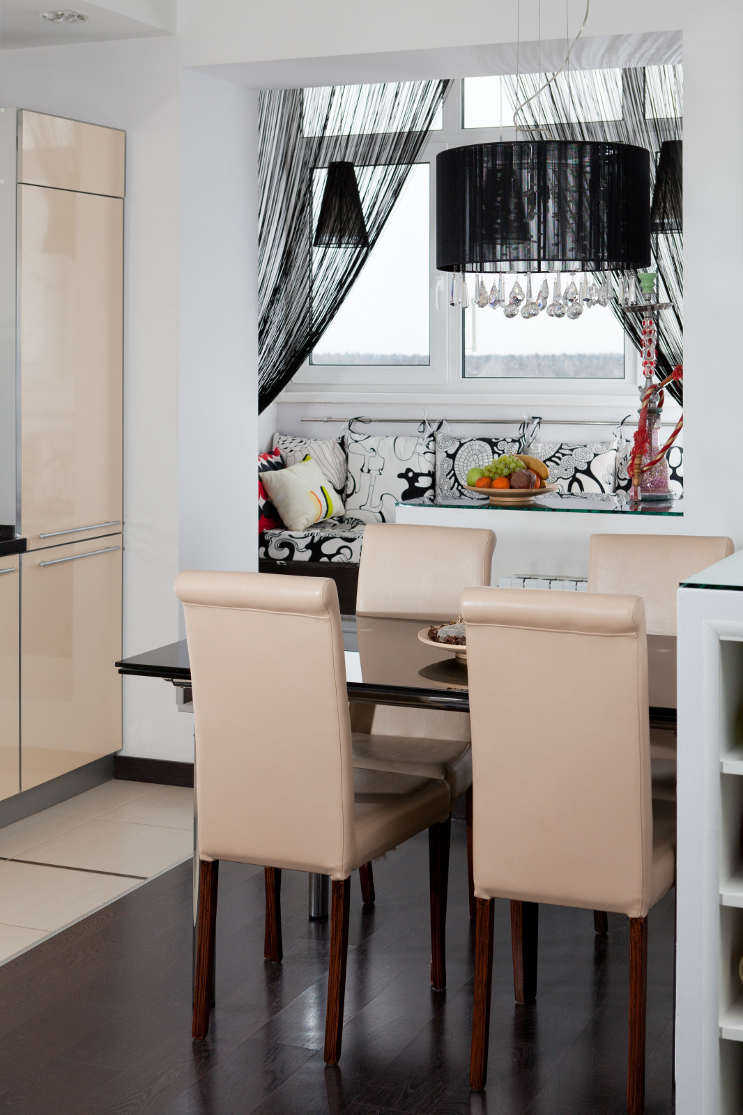 Черно-белая однушка