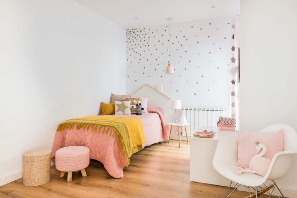 Inspiration for a mediterranean kids' bedroom in Barcelona.