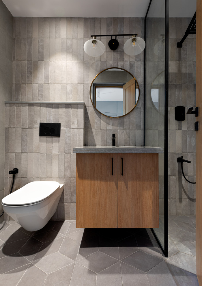 Inspiration for a contemporary bathroom in Chennai.