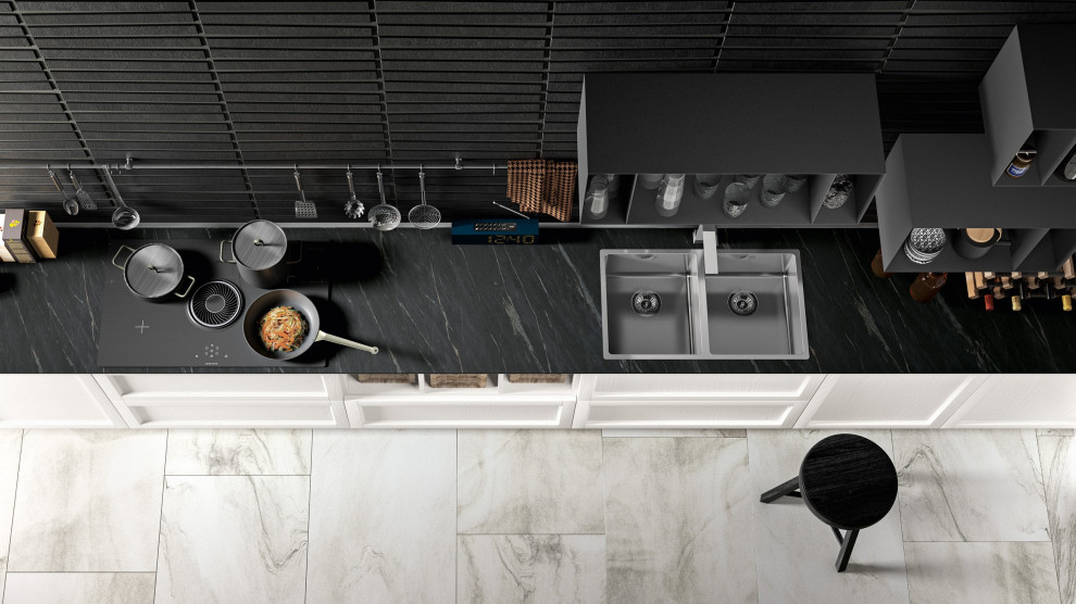 Transitional kitchen photo in Toronto