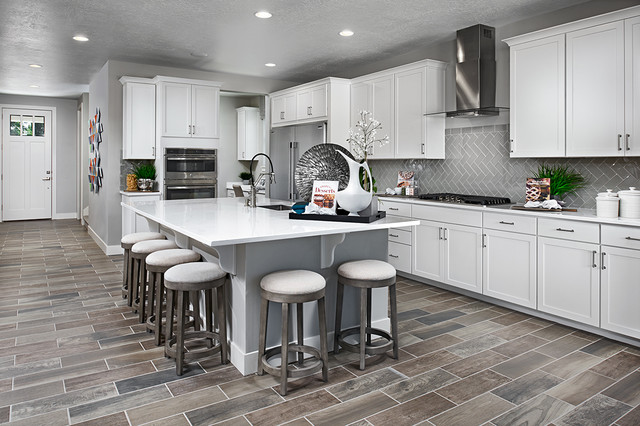 Bedford model home in Utah modern-kueche