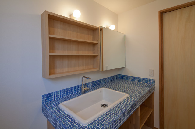 シカクの家 retro-toilettes