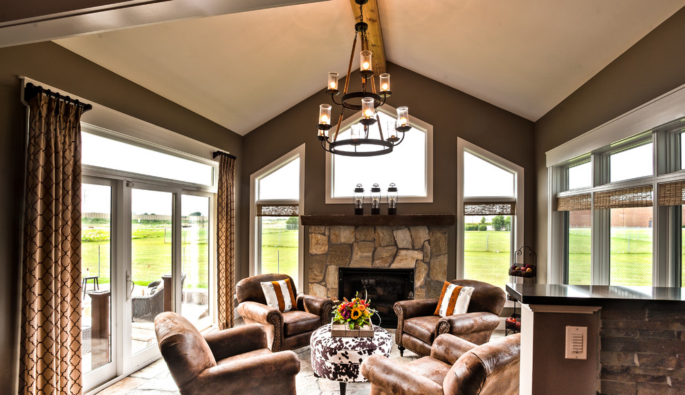 Design ideas for a country family room in Chicago.