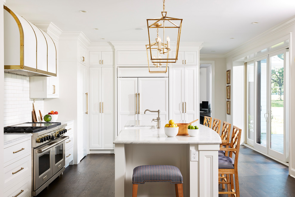 Design ideas for a traditional kitchen in Minneapolis.