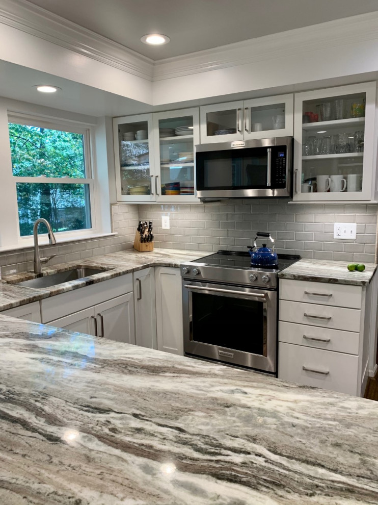 Transitional kitchen photo in Baltimore