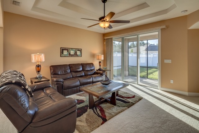 Homes we sell!!! contemporain-salon