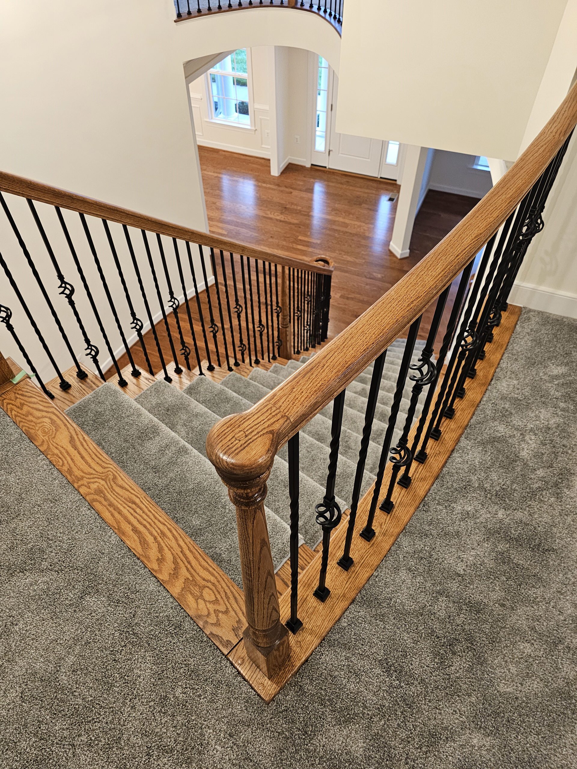 128_Grand Entryway Elliptical Staircase, Nokesville, VA 20181