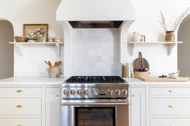 H St kitchen