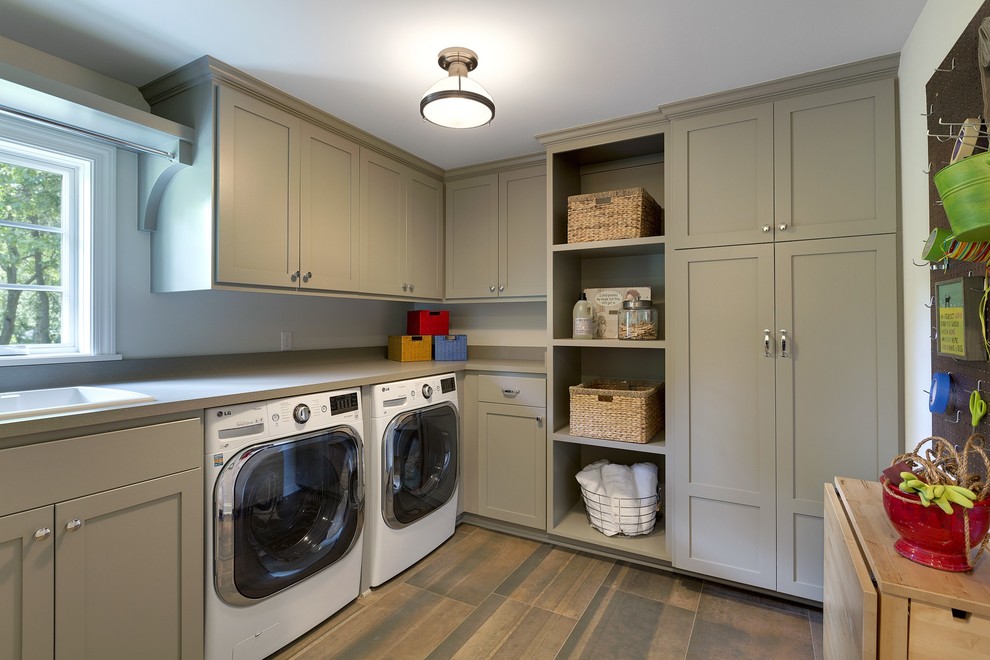 Design ideas for a country laundry room in Minneapolis.