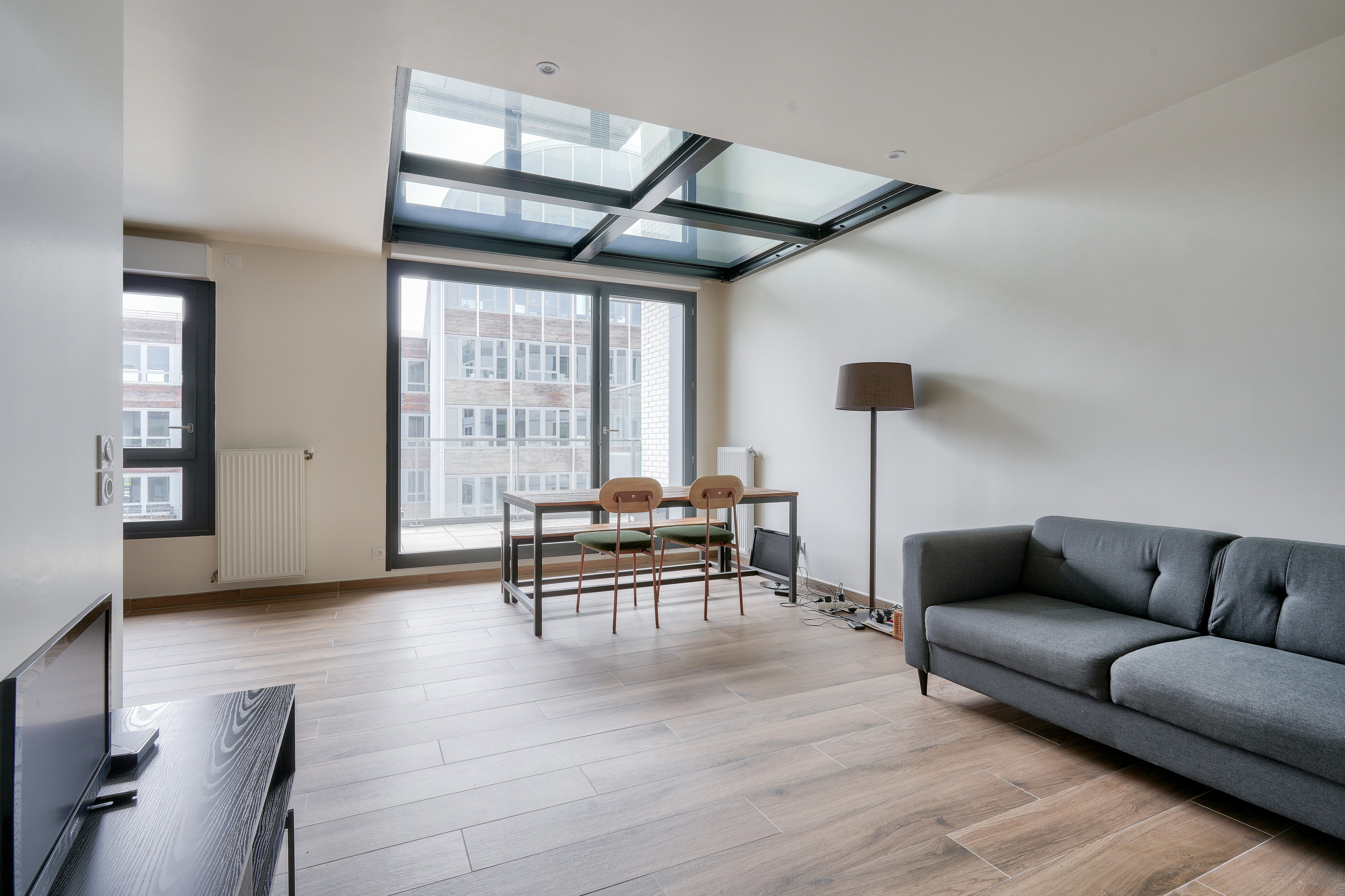 Création d'une mezzanine vitrée