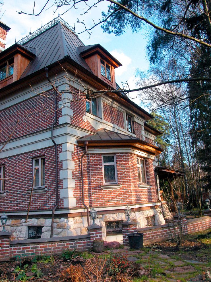 Дом в стиле европейского историзма. МО, Малаховка.