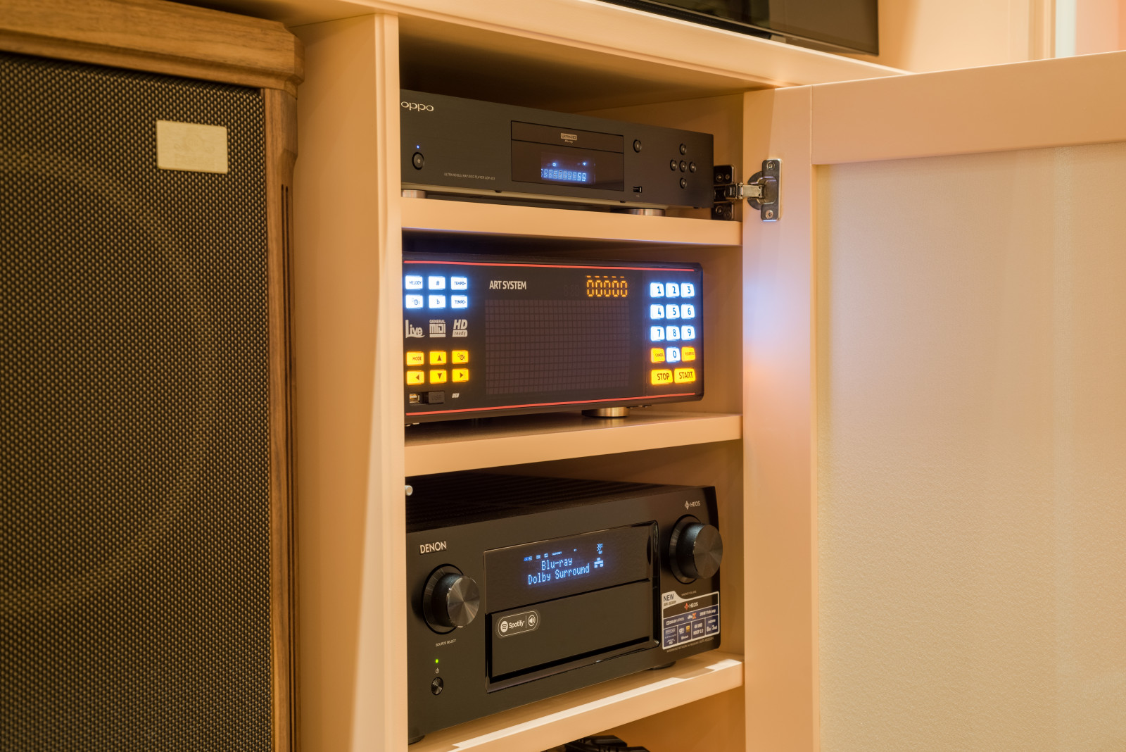 Домашний кинотеатр и караоке-система в КП «Новогорск-7»