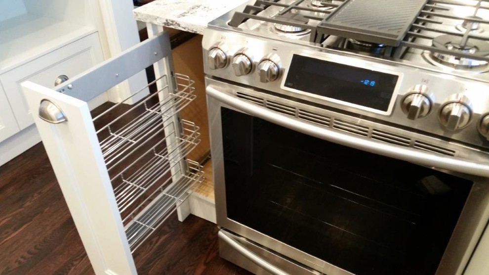 Quartz Kitchen in Oxford White