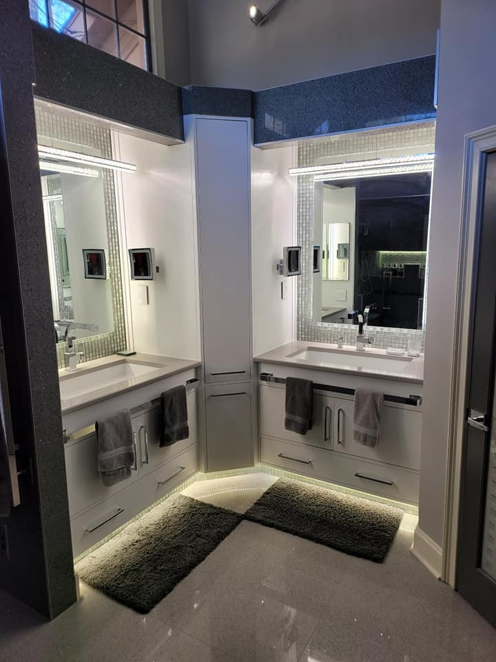Photo of a modern bathroom in Atlanta.