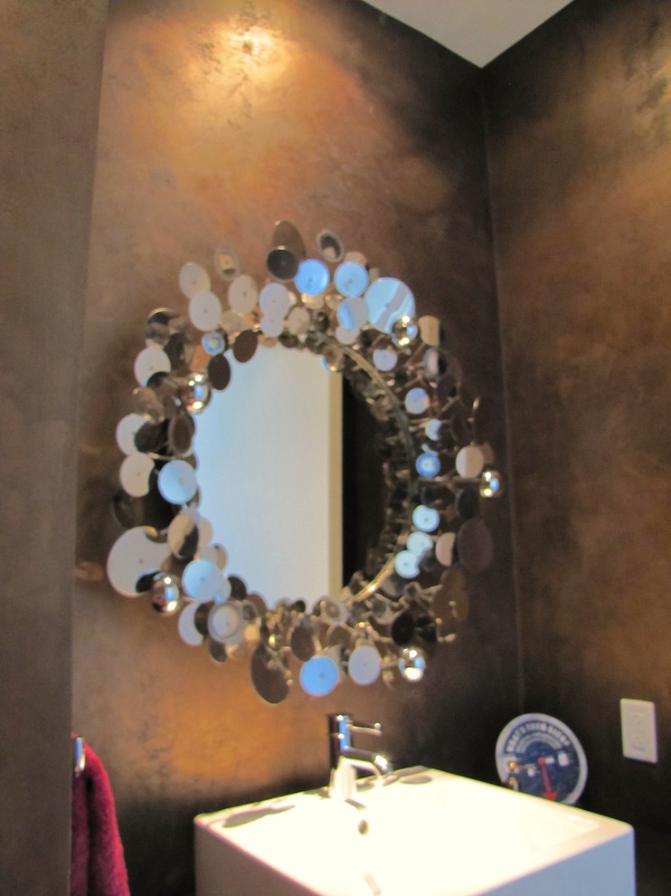 This is an example of a contemporary cloakroom in Austin.