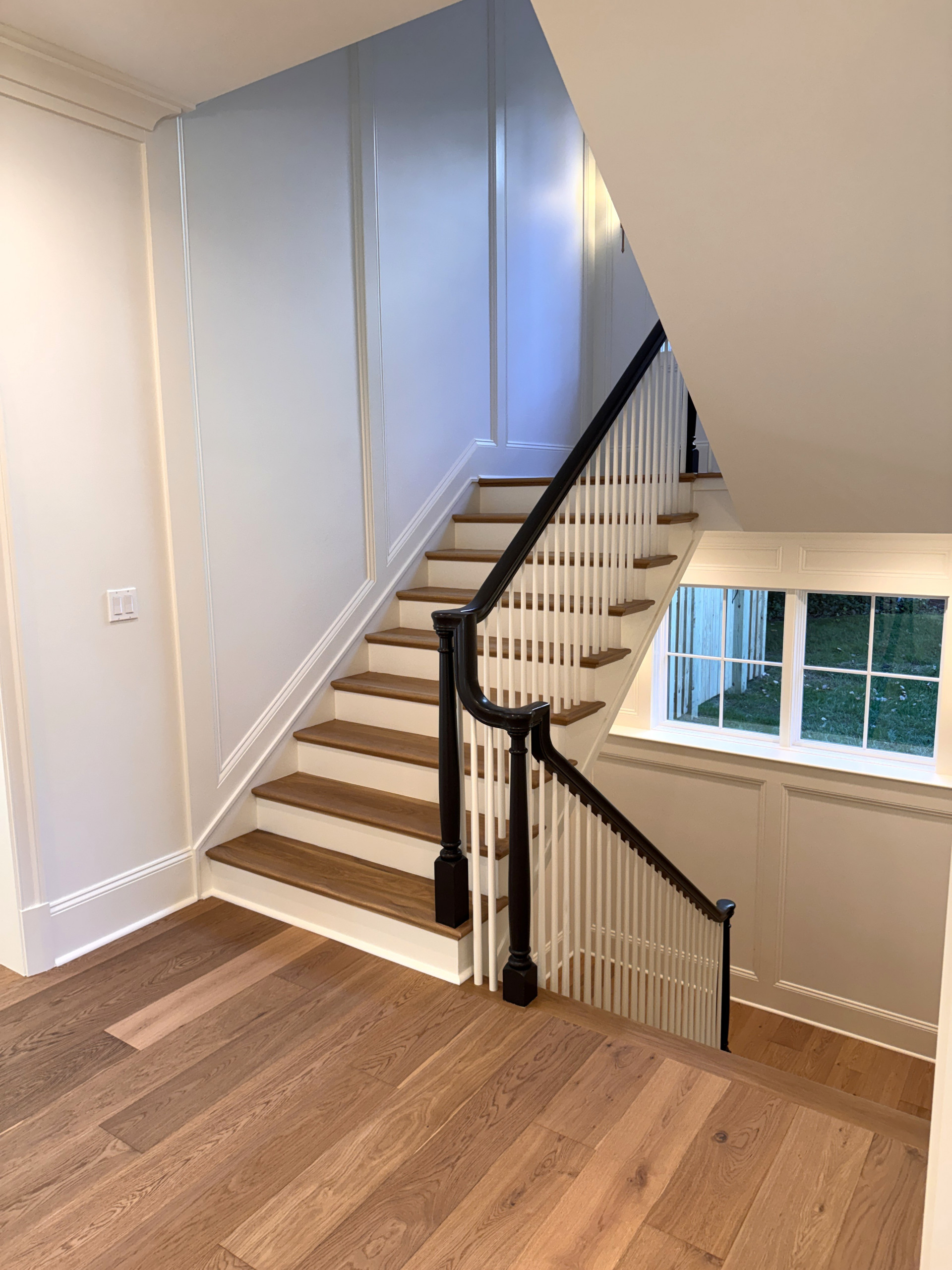 Project #160 | Traditional Box Stair with Gooseneck Handrail