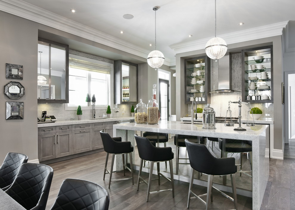 Inspiration for a transitional home design remodel in Toronto