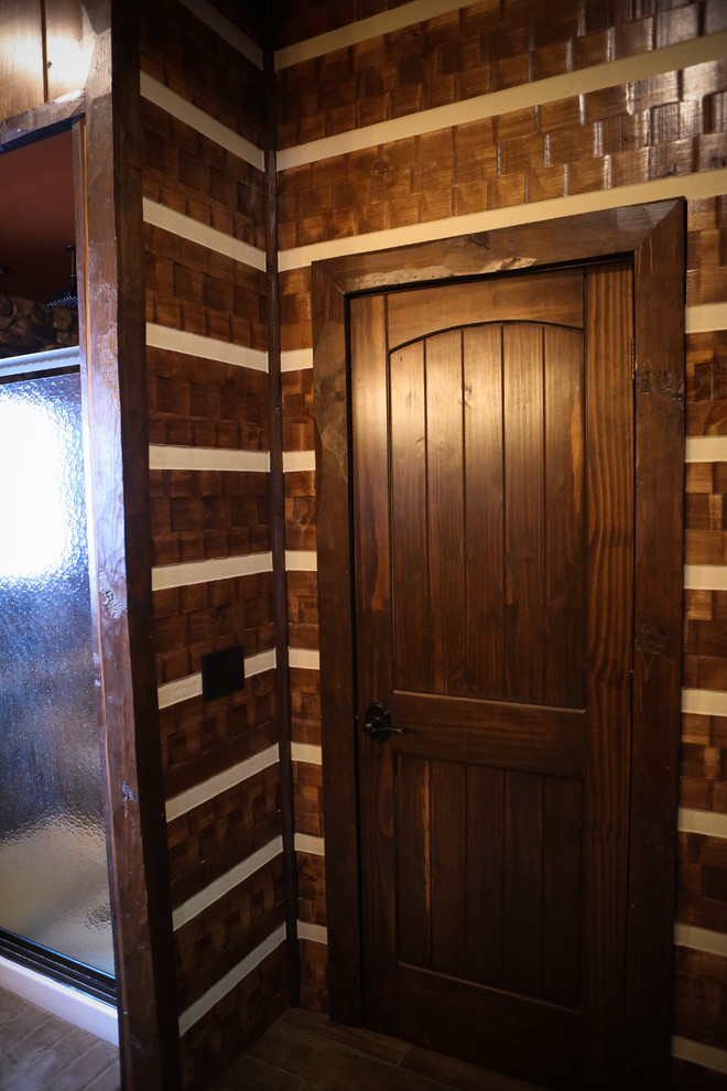 Bathroom - rustic bathroom idea