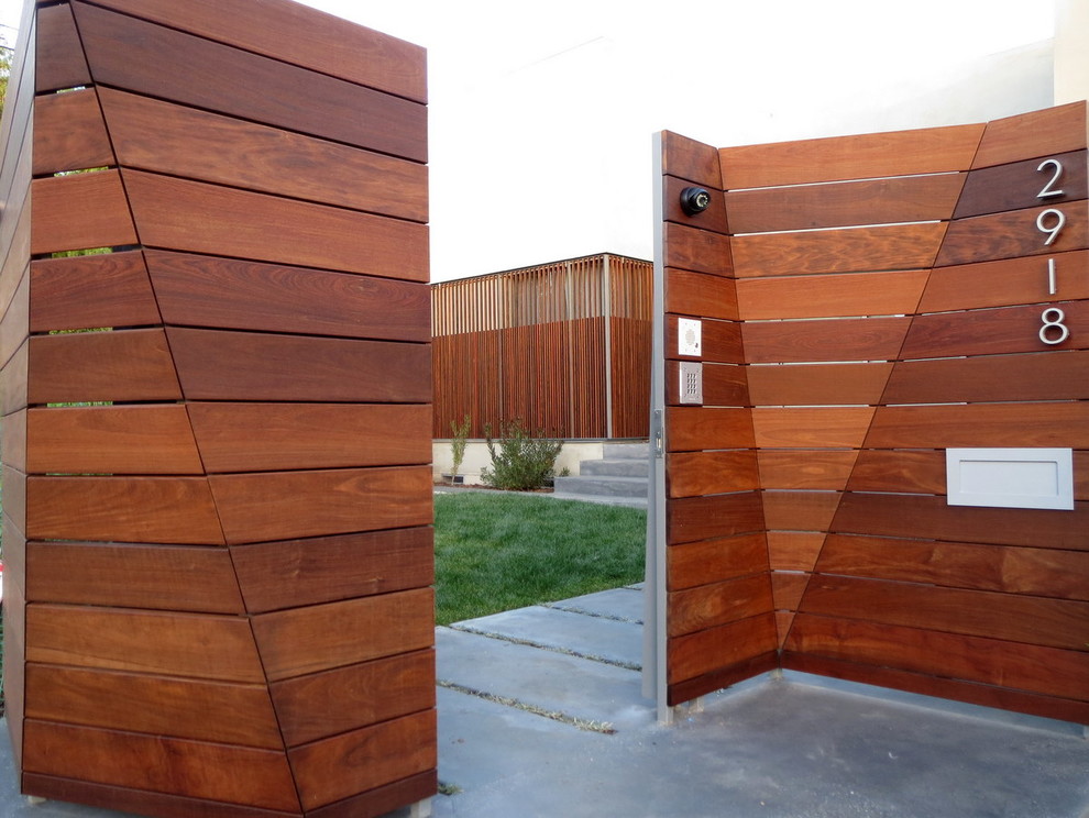 Inspiration for a modern entryway remodel in Los Angeles