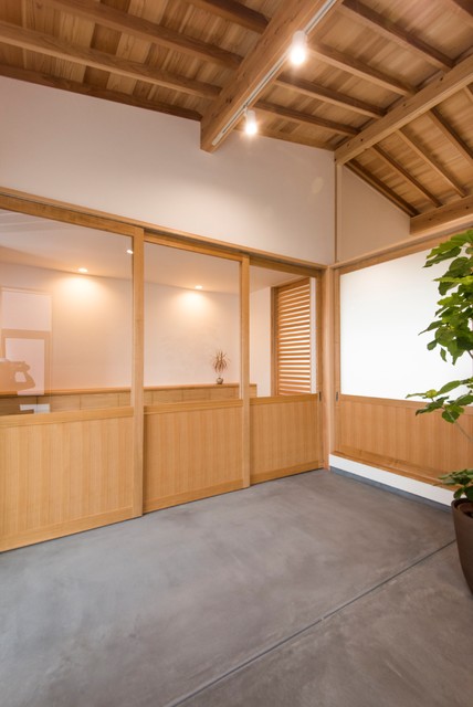 瓜生町の家 minimalistisch-eingang