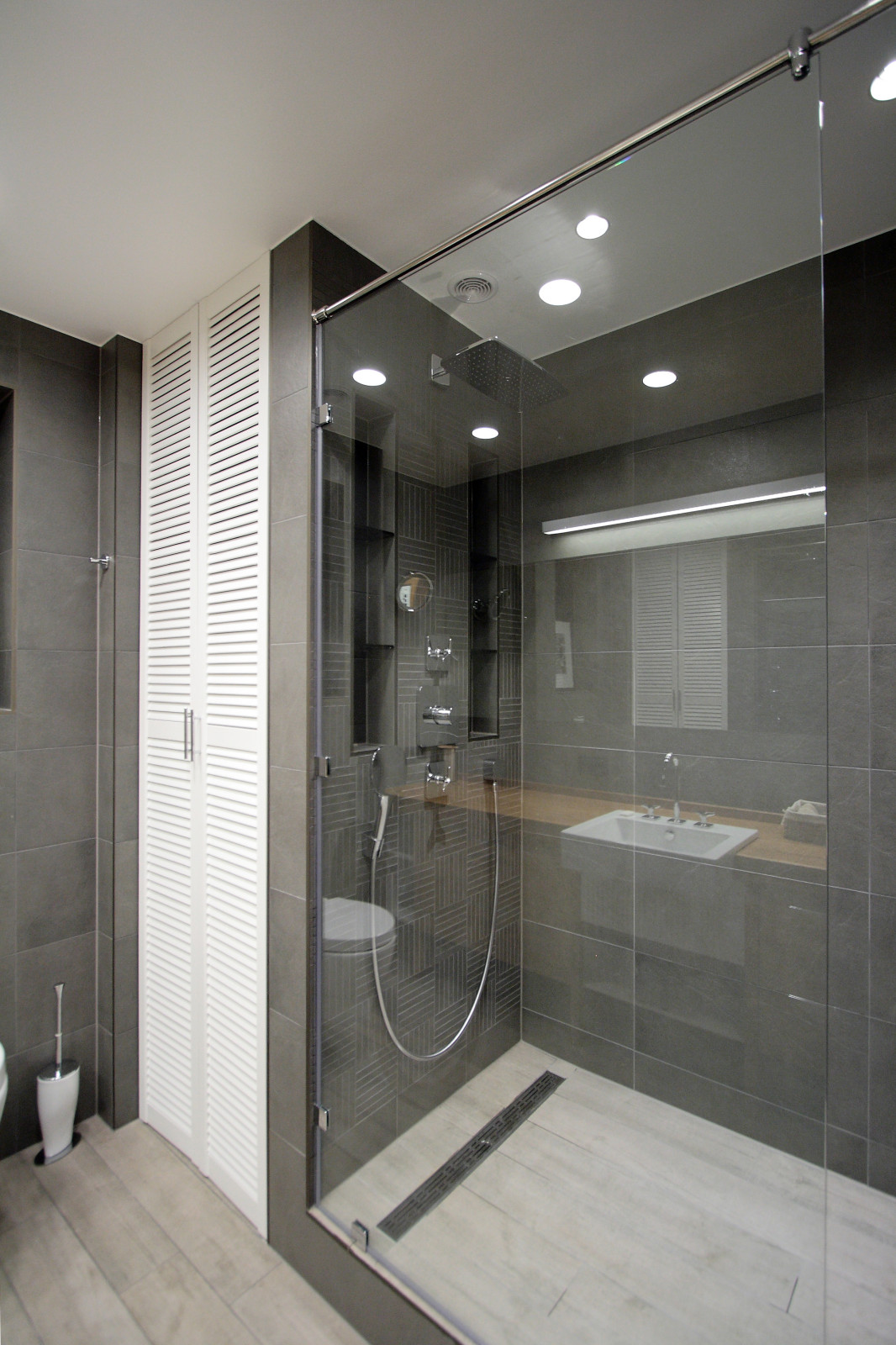 Камень и дерево