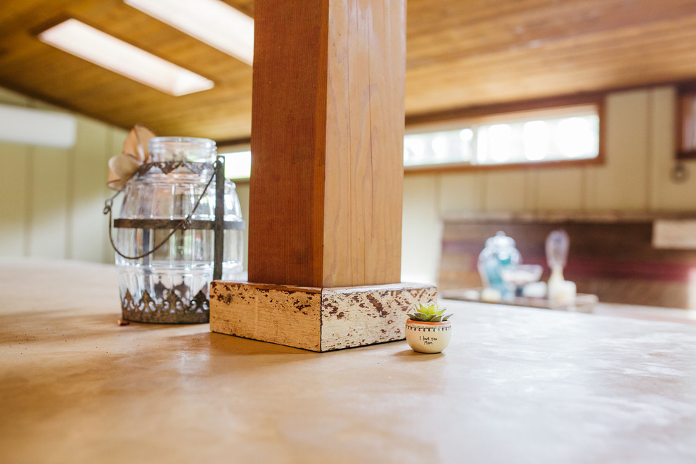 Mid-sized mountain style l-shaped ceramic tile and beige floor eat-in kitchen photo with an integrated sink, shaker cabinets, medium tone wood cabinets, brown backsplash, wood backsplash and a peninsula
