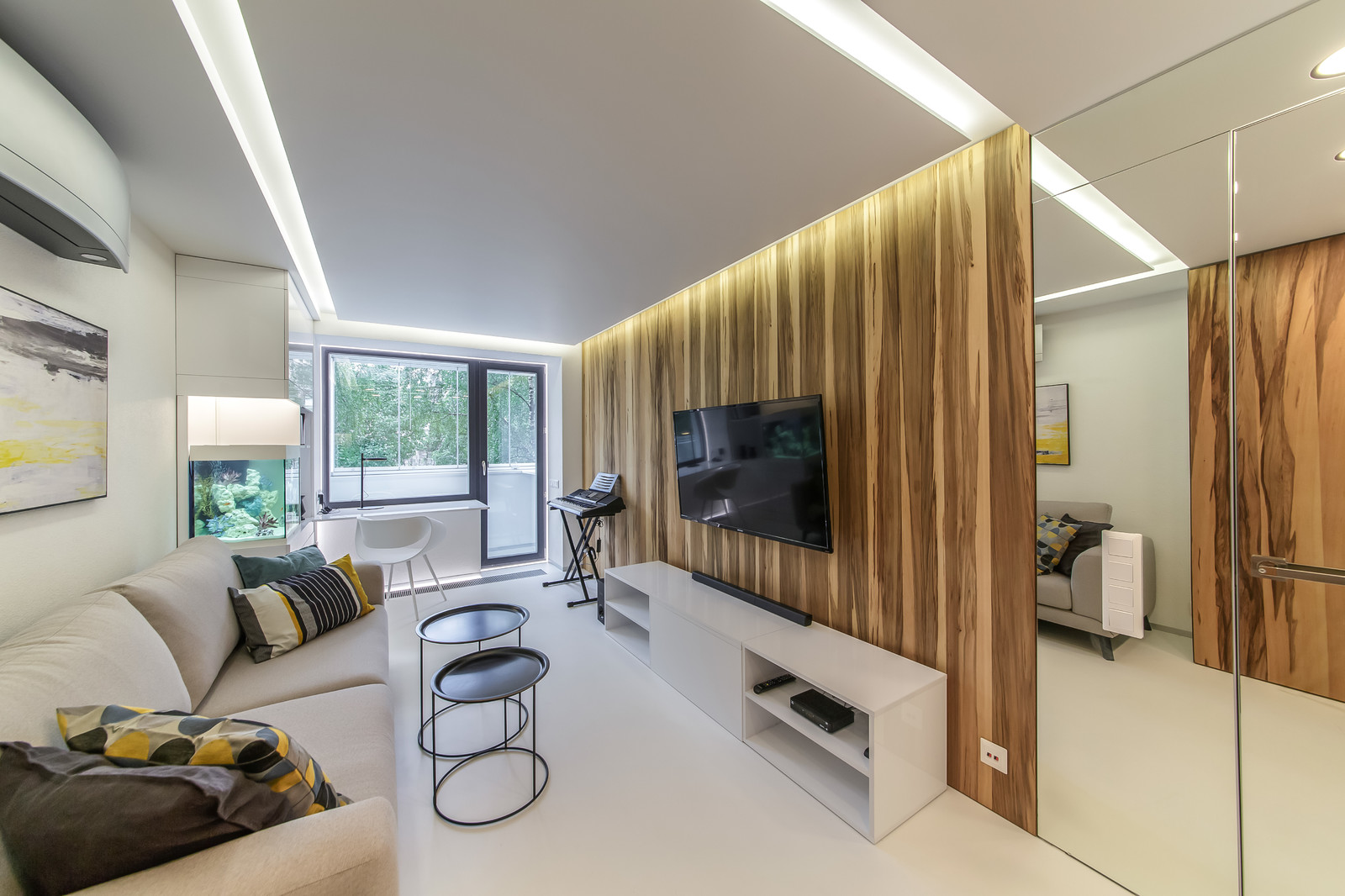 Прозрачная гостиная