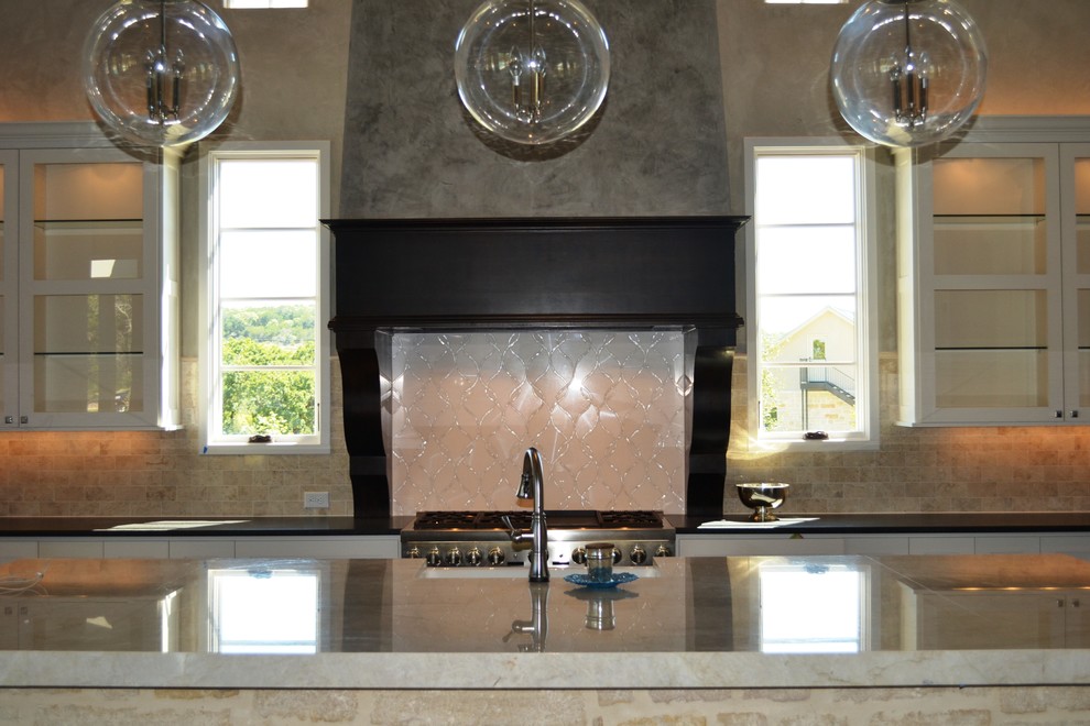Inspiration for a transitional kitchen remodel in Austin