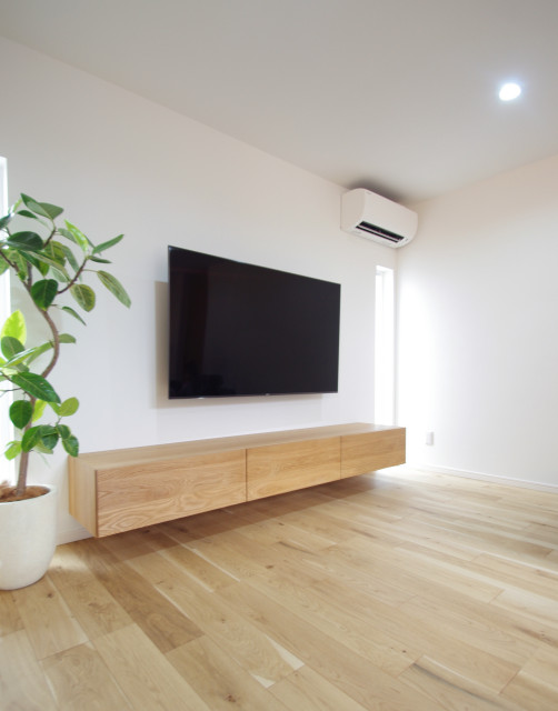 オーク無垢材のフロートテレビボード - モダン - リビング - 他の地域