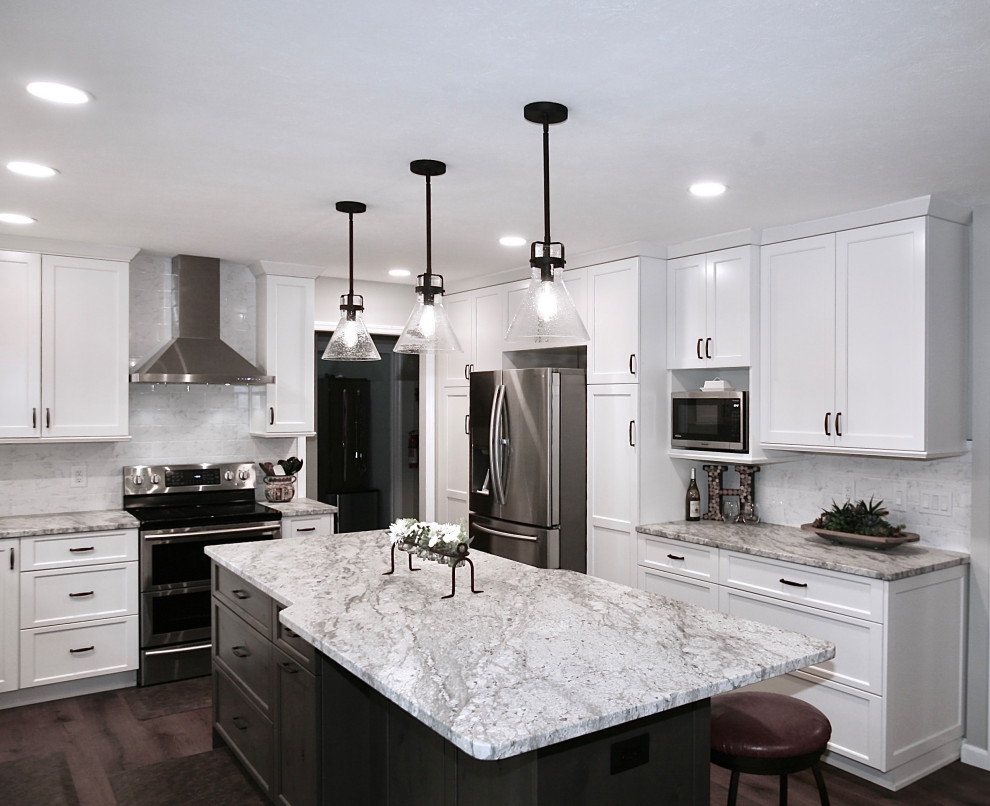 Home design - transitional home design idea