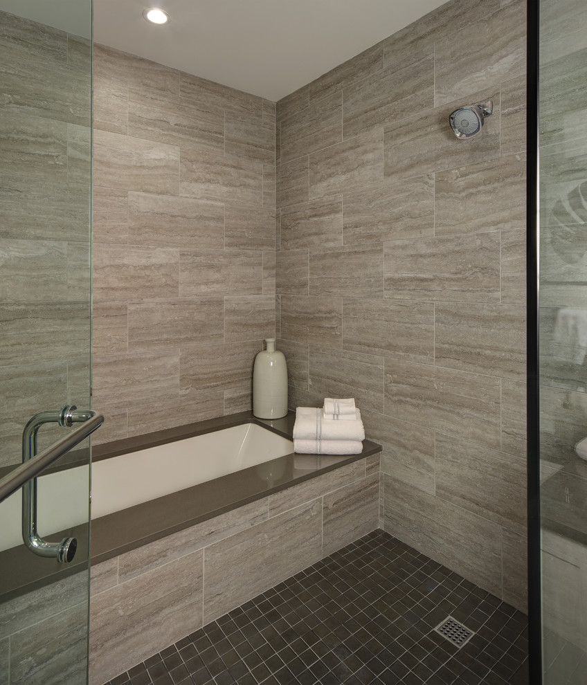 This is an example of a transitional bathroom in Cleveland.