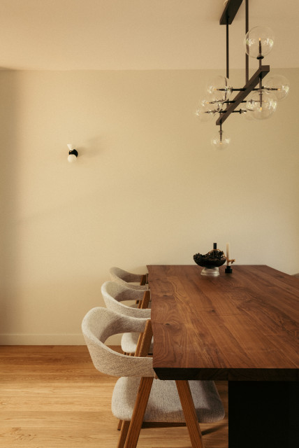 Villa Soleil contemporary-dining-room