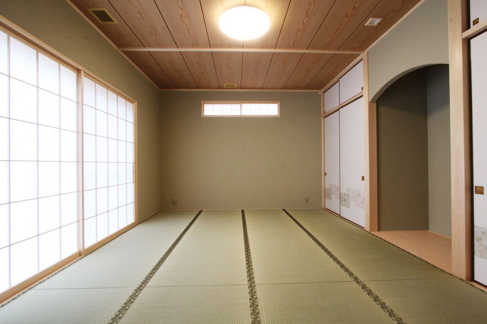 和風のおしゃれなファミリールームの写真