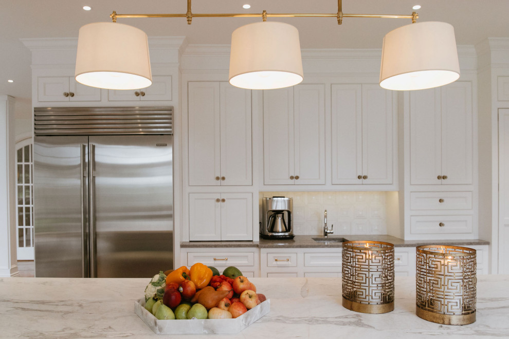 Kitchen - transitional kitchen idea in Baltimore