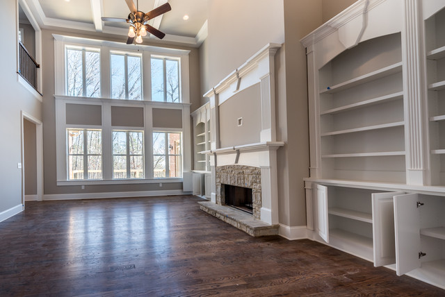 Example of a transitional home design design in Atlanta