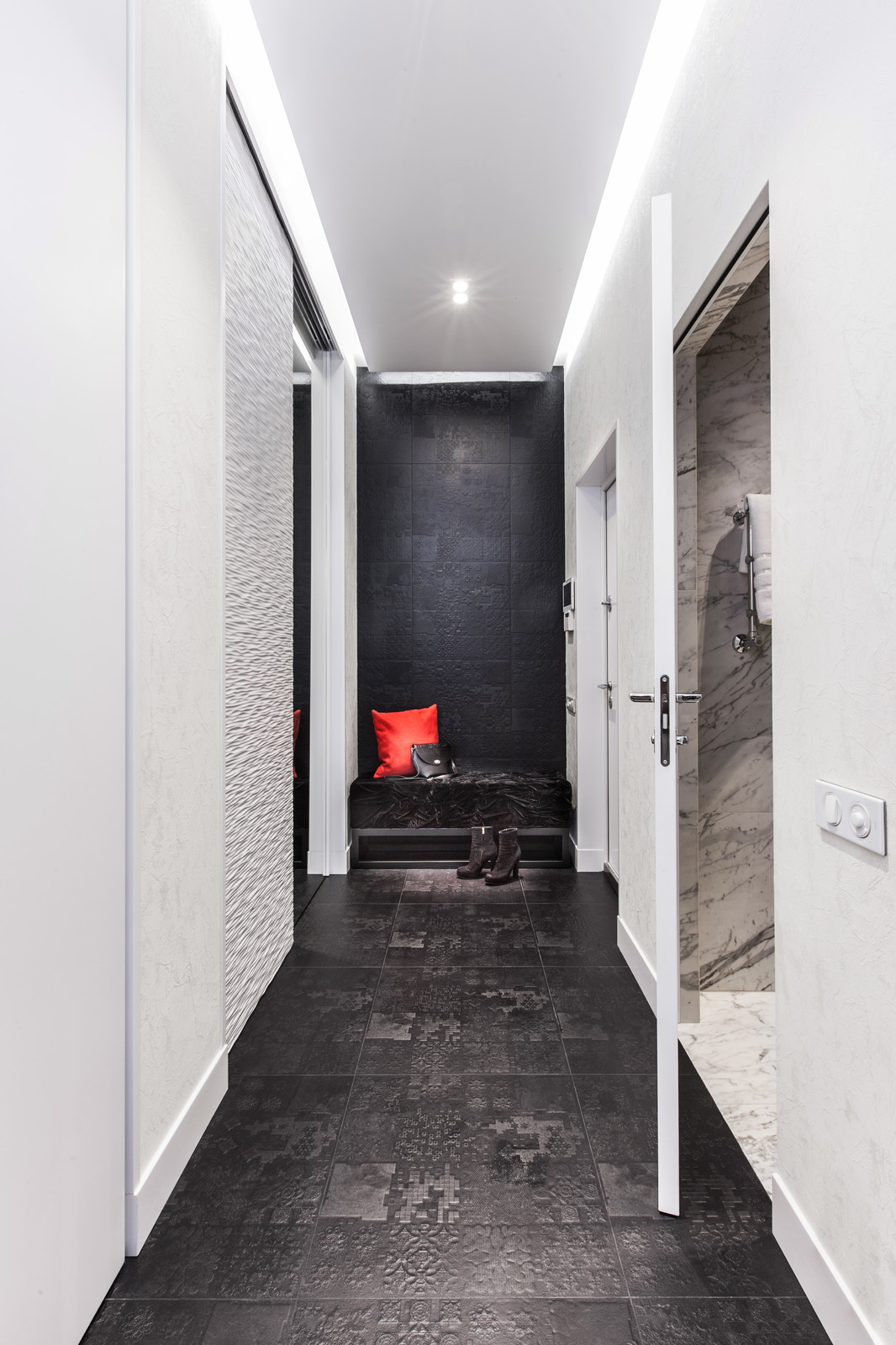 Красно-белый интерьер