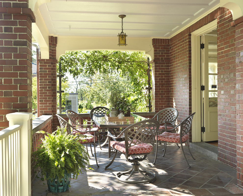 Inspiration for a traditional verandah in Providence.