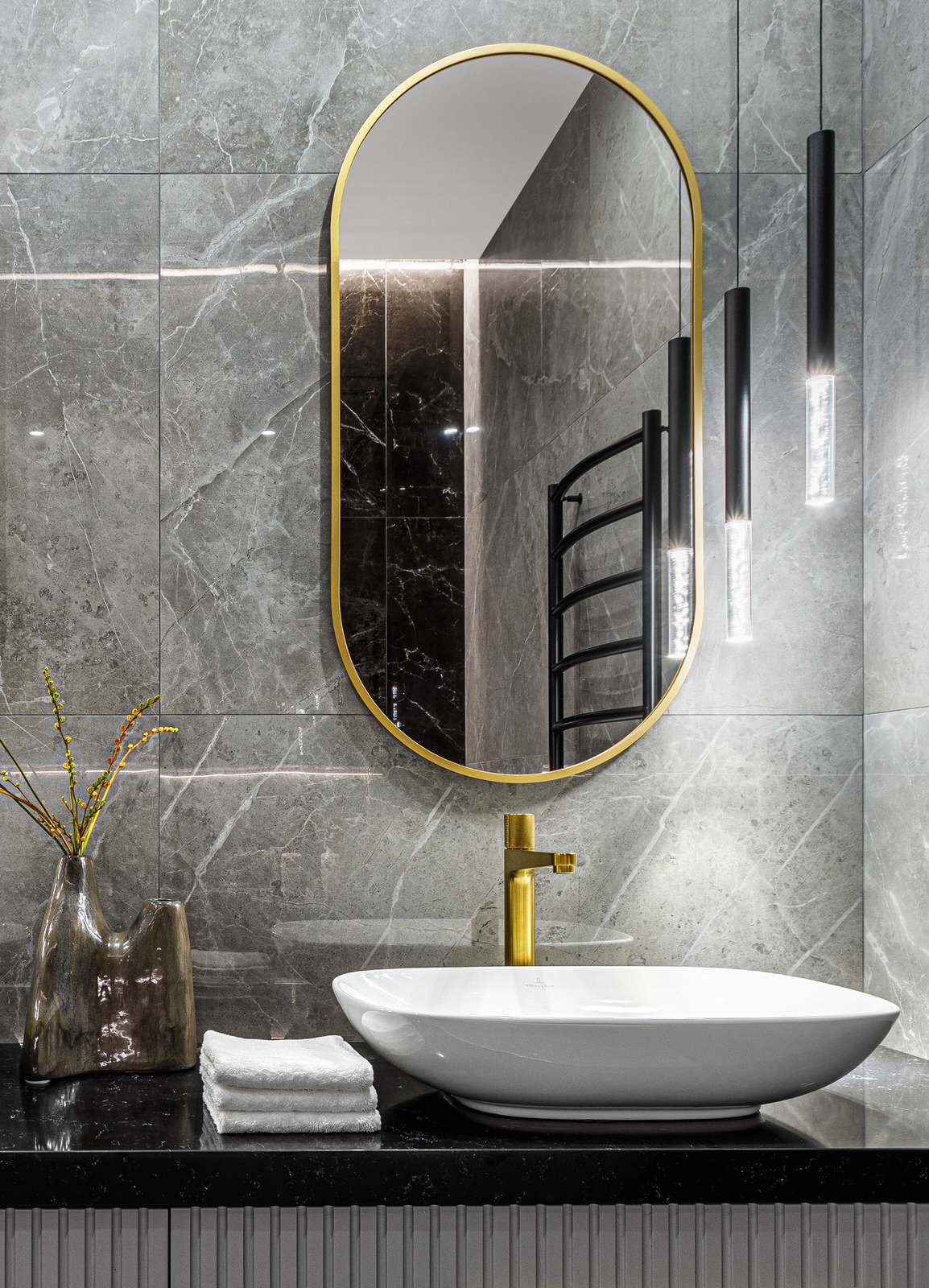 Монохромный серый в реализованном дизайн-проекте в Москве