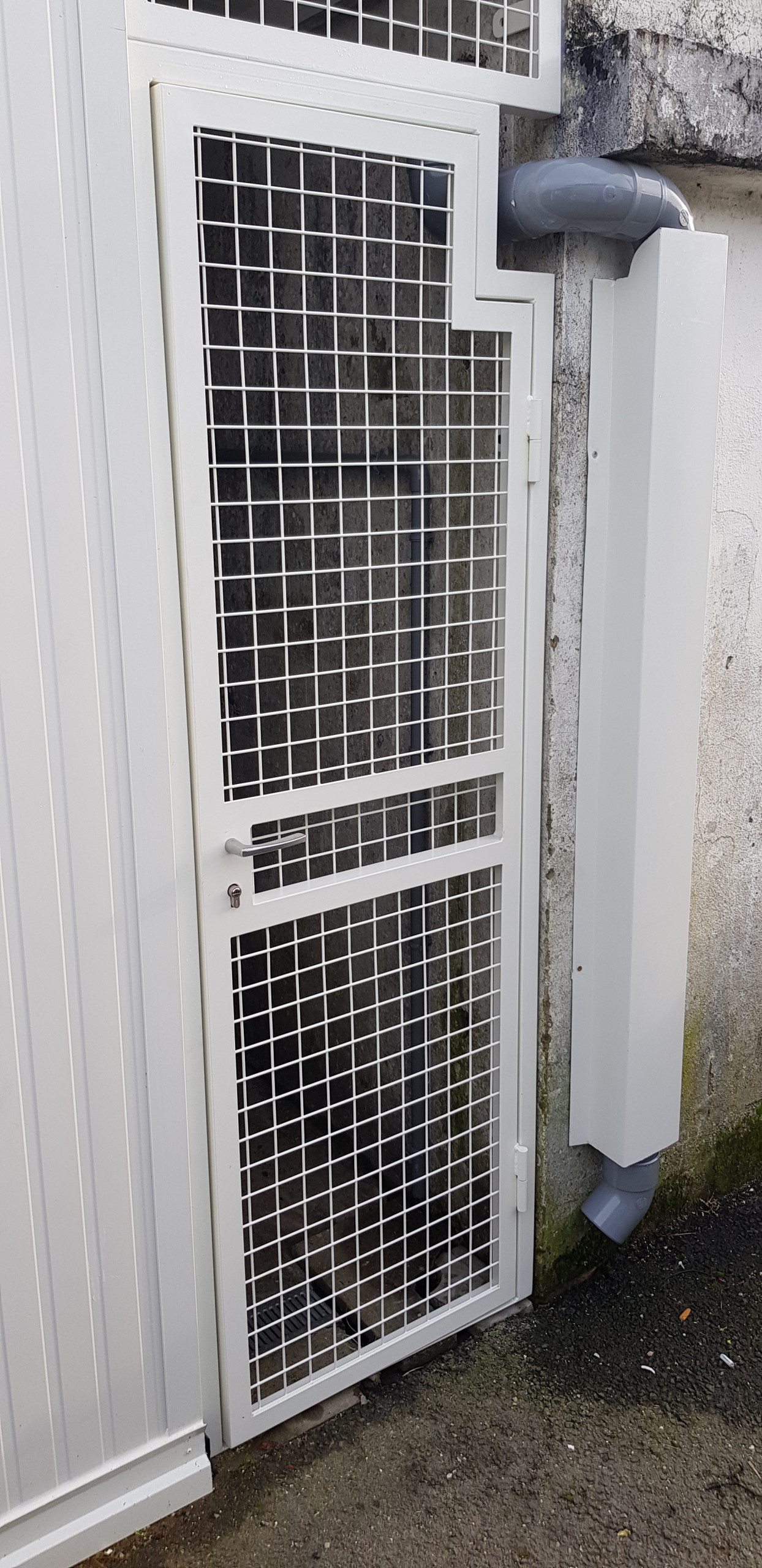 Porte grillagée sur mesure