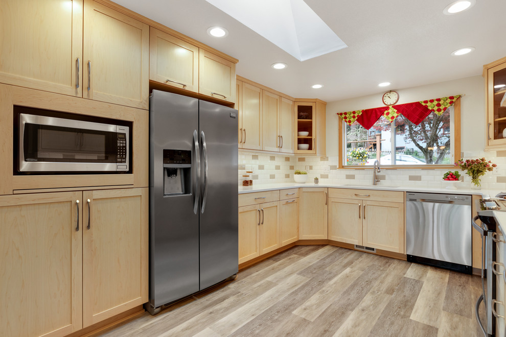 Kitchen - transitional kitchen idea