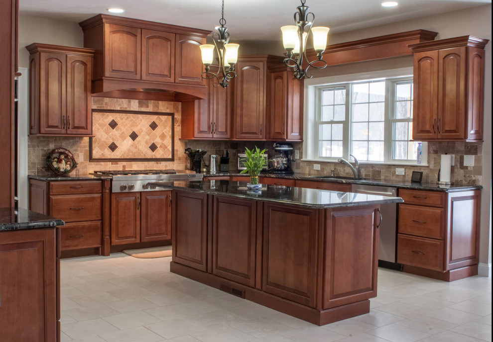 Kitchen - kitchen idea in Boston