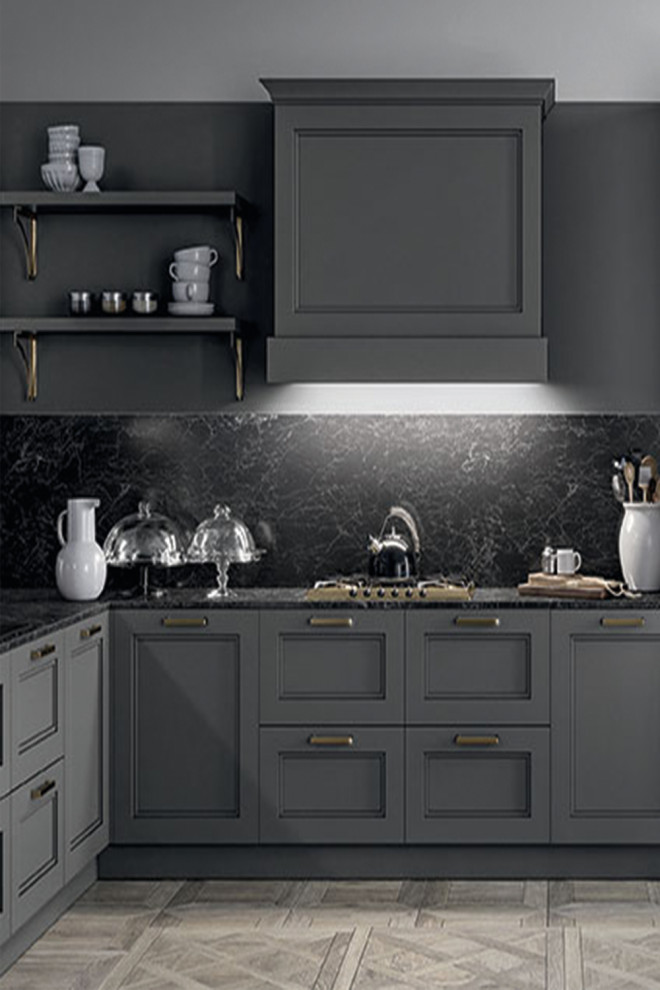 Idéer för mellanstora funkis svart kök, med luckor med lamellpanel, grå skåp, bänkskiva i koppar, svart stänkskydd, stänkskydd i keramik, plywoodgolv och grått golv