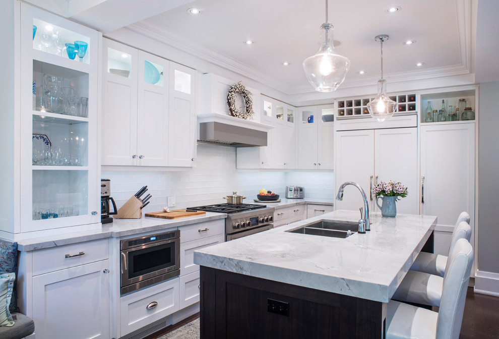 Design ideas for a transitional kitchen in Toronto.