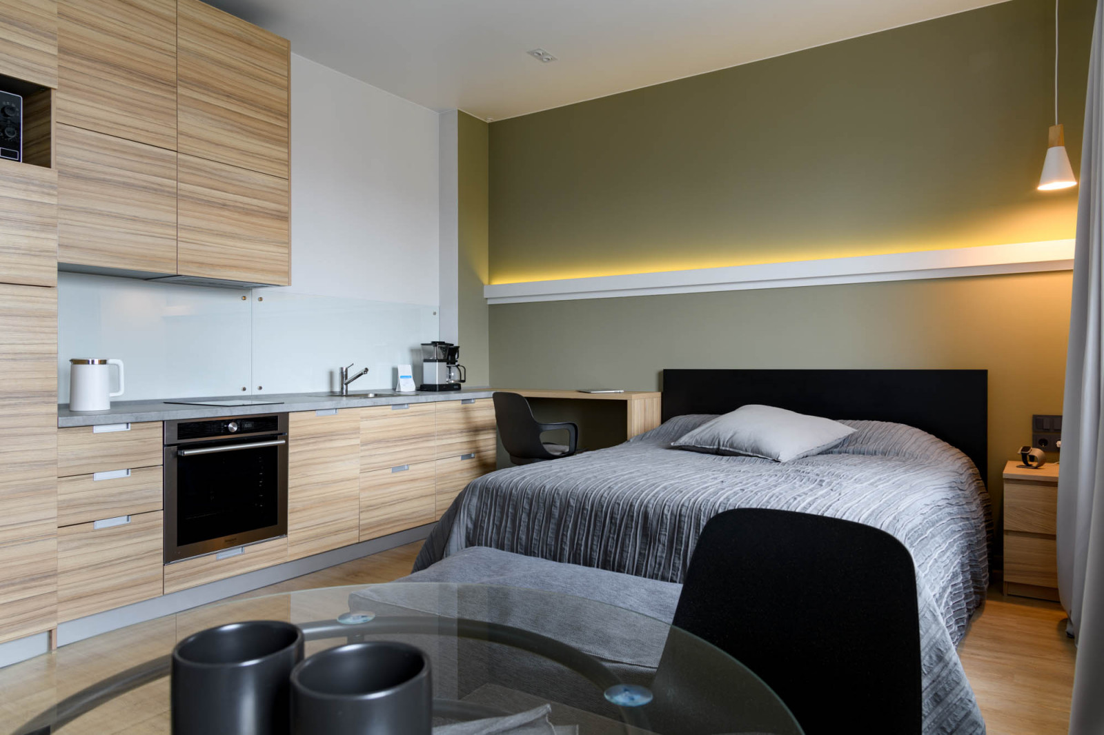 Студия 29 м2 по принципу гостиничного номера_вид на кухню