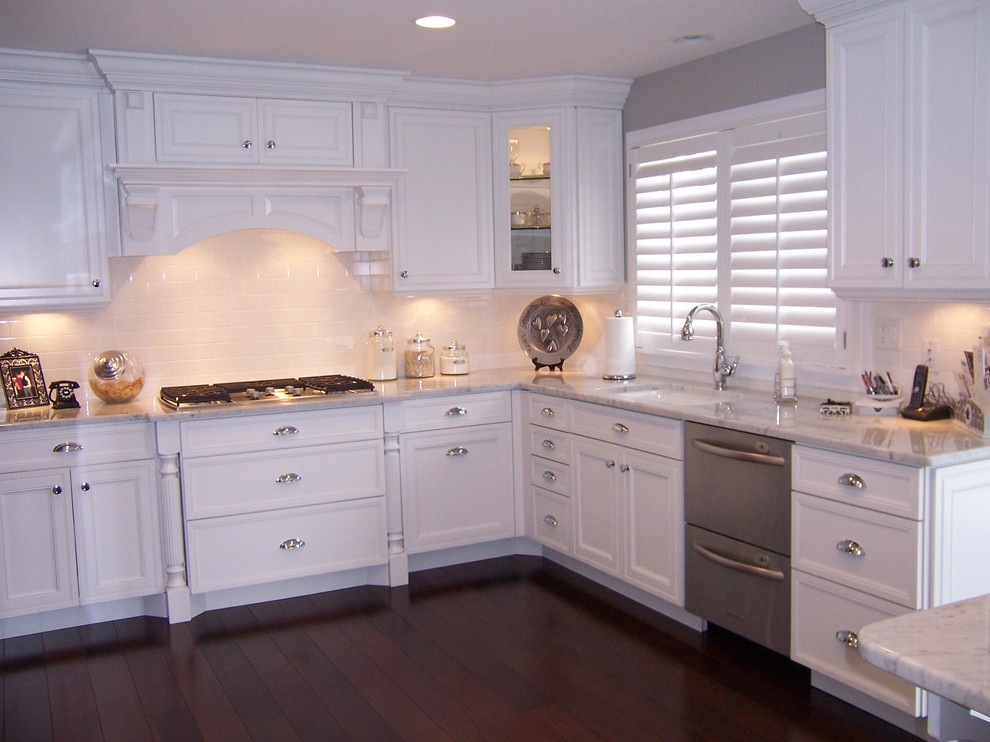 Inspiration for a transitional kitchen remodel in Chicago