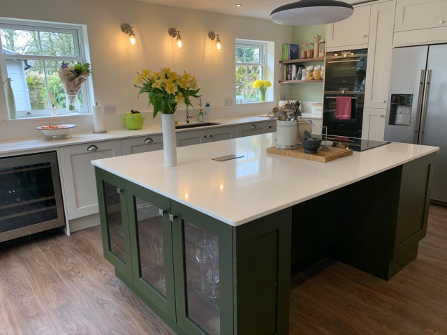 Painted shaker kitchen in off white and mid tone forest green contemporary-koek