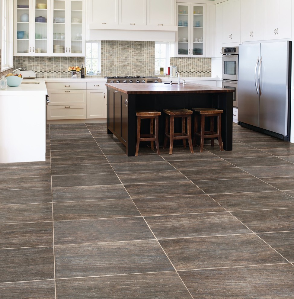 Kitchen - transitional kitchen idea in Boston