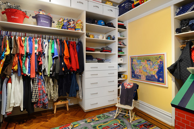 Cómo organizar y aprovechar el espacio en un armario pequeño