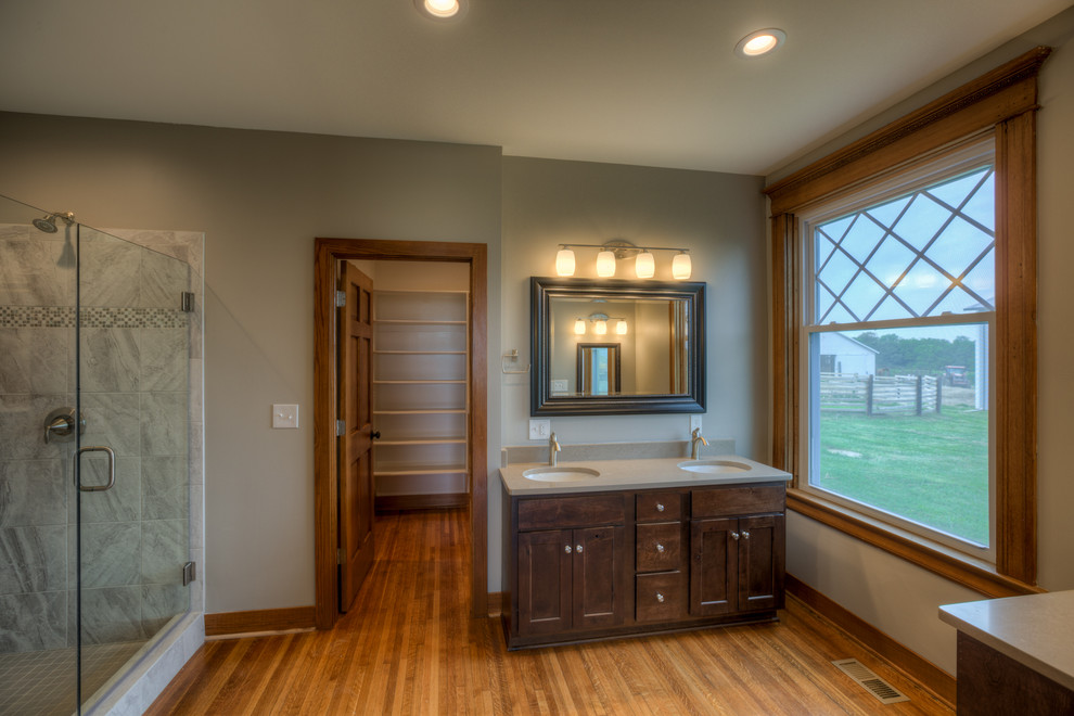 This is an example of a victorian bathroom in Omaha.